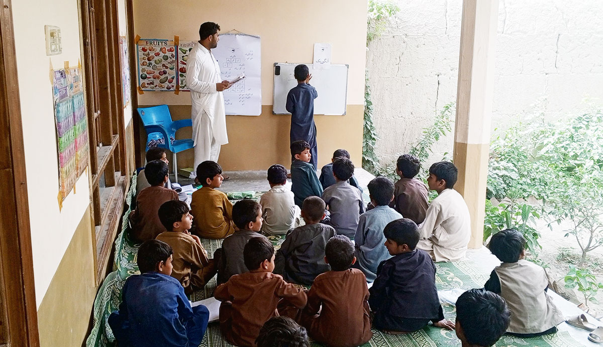 Preparing to join school. A story of a Pashai language speaking child